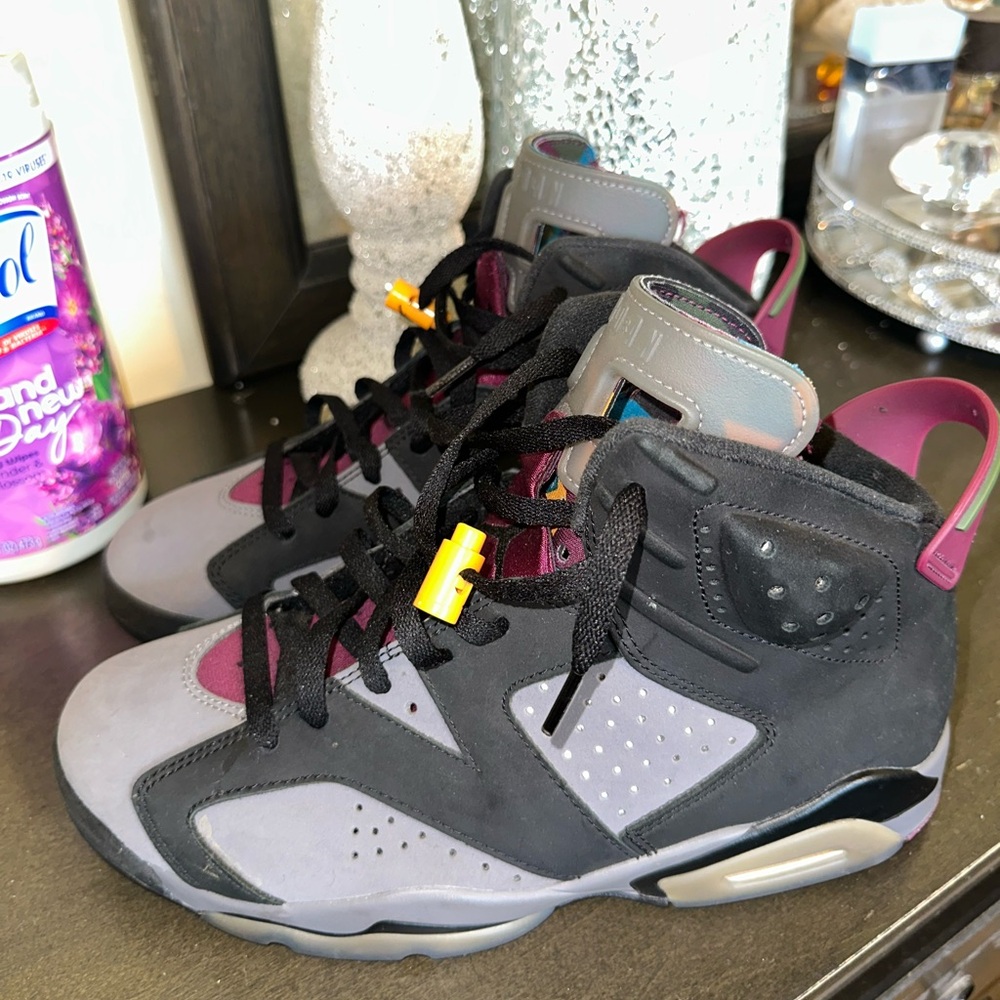 Men’s Air Jordan 6 Retro GS 'Bordeaux'
Size 9. Classic Release . Good condition - Picture 12 of 13